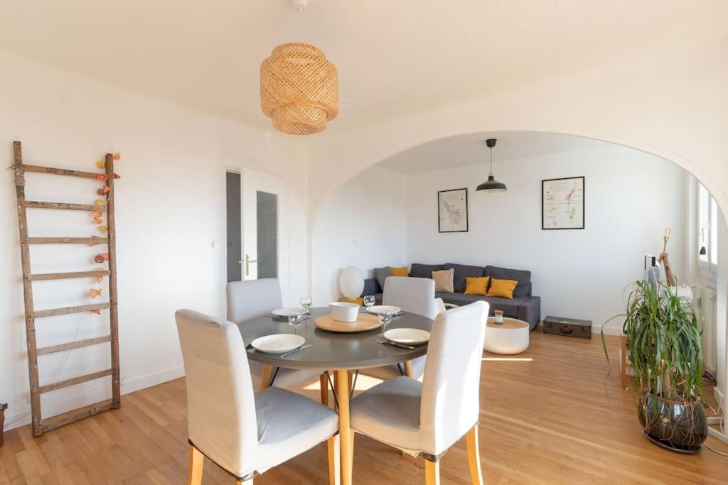 Cabana & Grand Appartement Cosy - Parking & Balcon Villefranche-sur-Saône Esterno foto