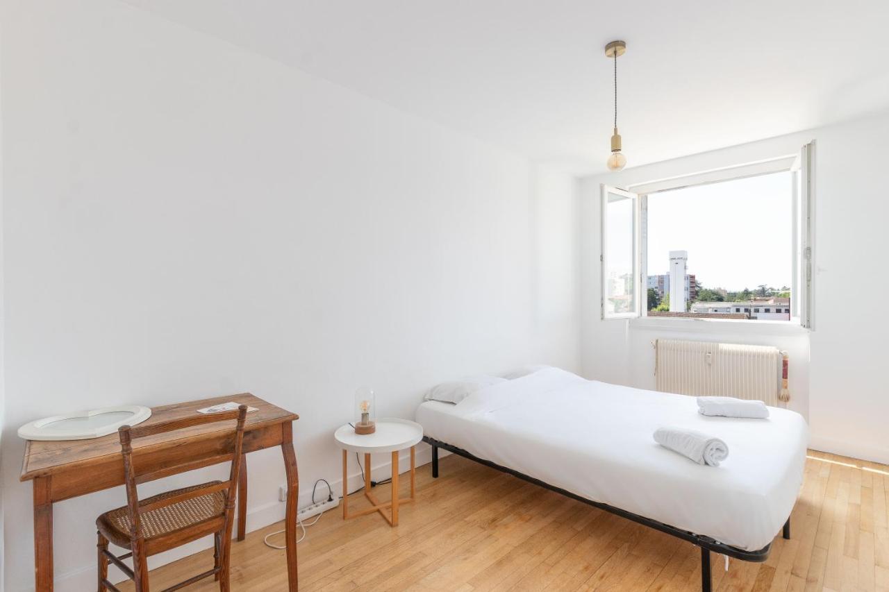 Cabana & Grand Appartement Cosy - Parking & Balcon Villefranche-sur-Saône Esterno foto
